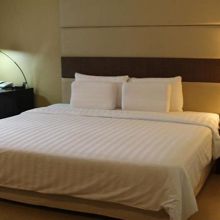 Summit Circle Cebu - Quarantine Hotel מראה חיצוני תמונה