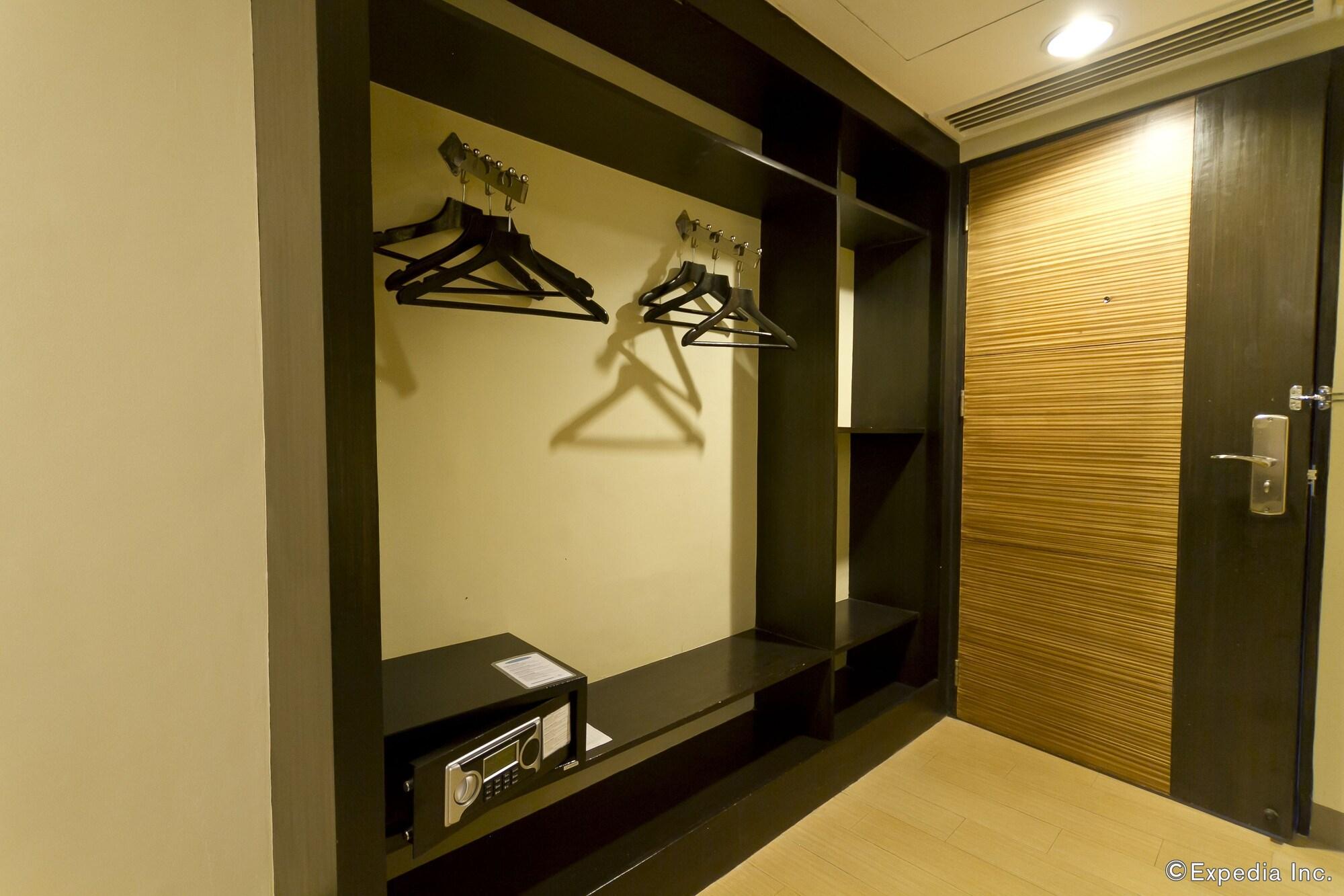 Summit Circle Cebu - Quarantine Hotel מראה חיצוני תמונה