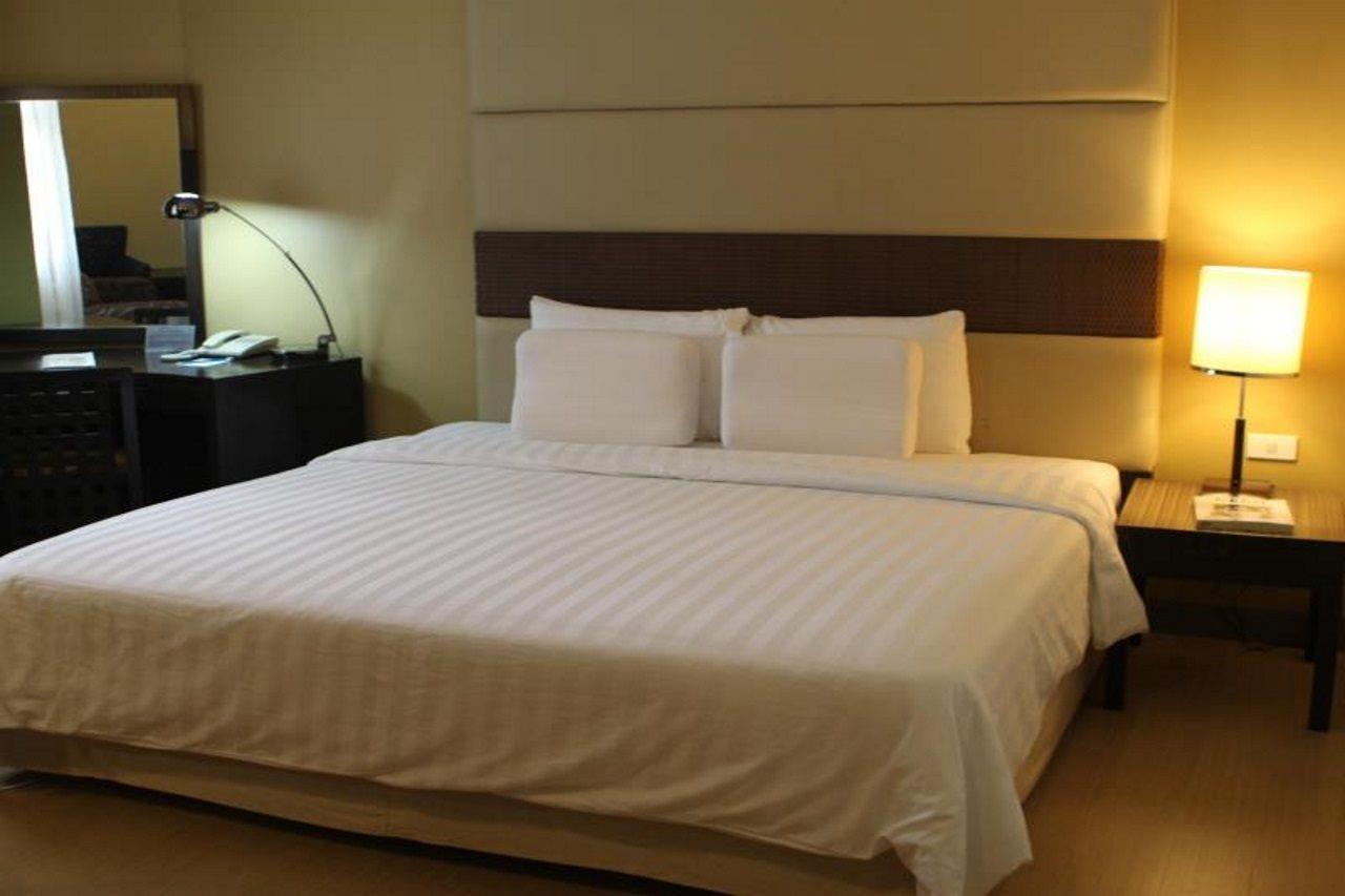 Summit Circle Cebu - Quarantine Hotel מראה חיצוני תמונה