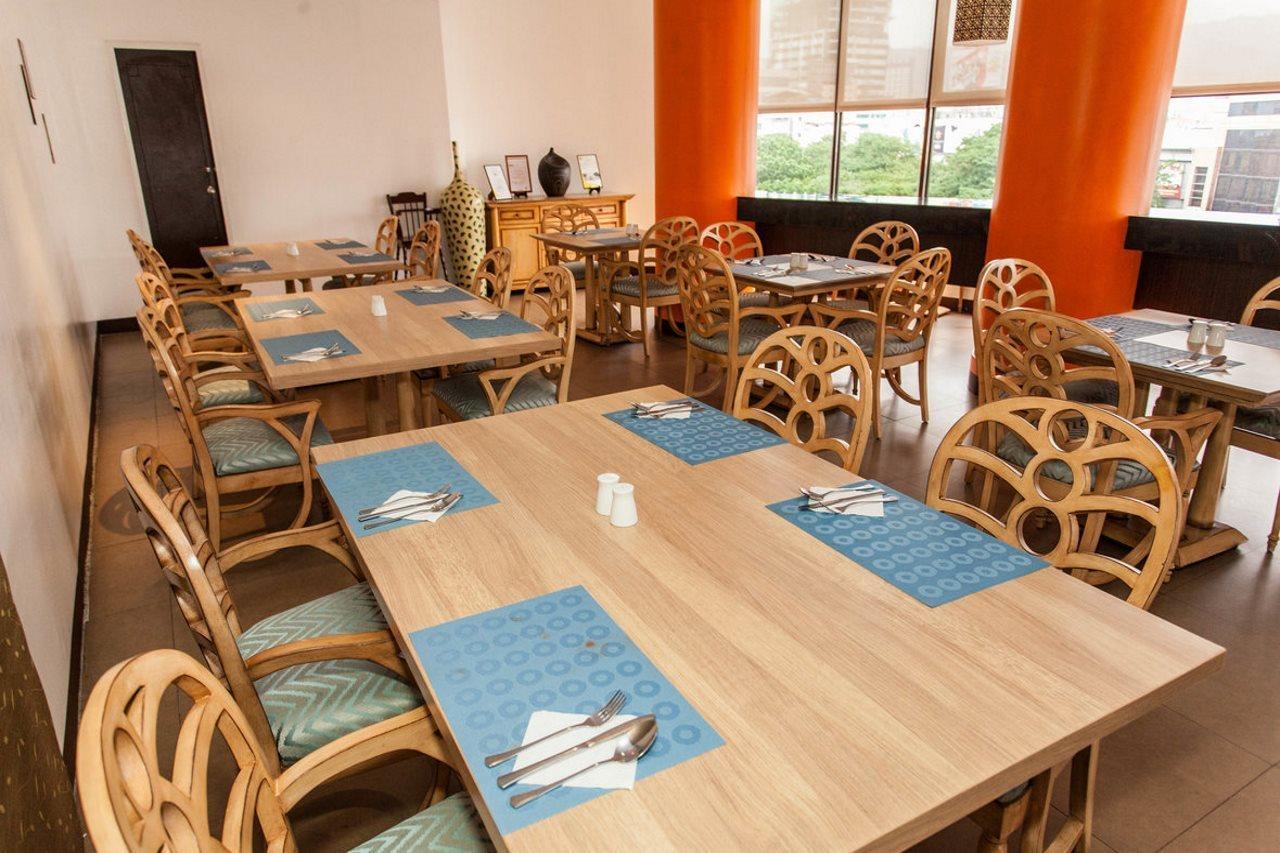 Summit Circle Cebu - Quarantine Hotel מראה חיצוני תמונה
